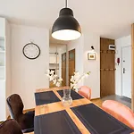 Chlodna Innovative Apartment