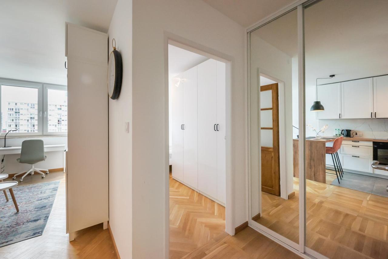 Chlodna Innovative Apartment